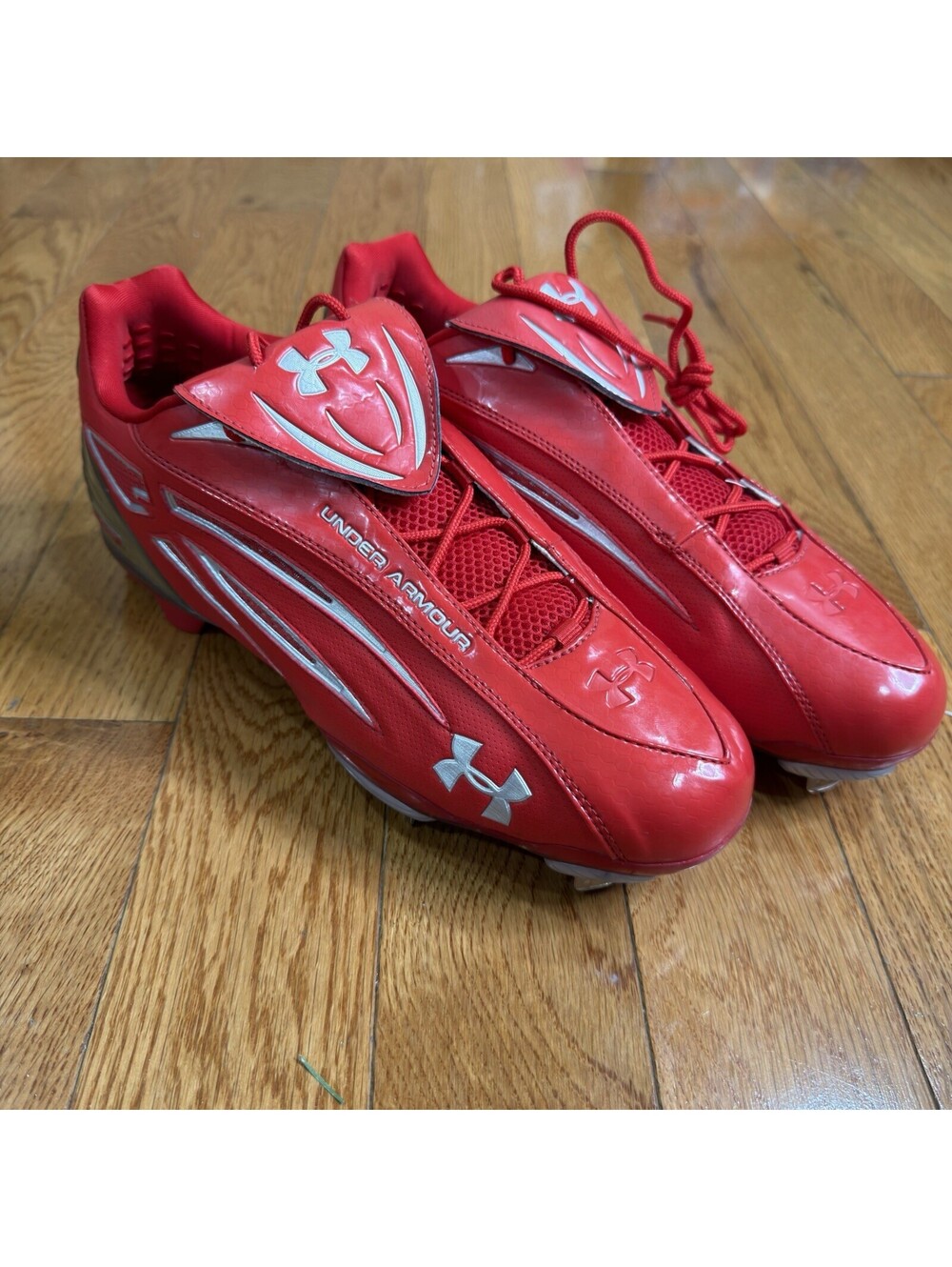 Size 11.5 Men’s Under Armour 06’  THIEF Red Leather Metal Baseball Cleats Shoes